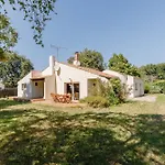 Vakantiehuis Chez Paddy - Family Friendly & Nature